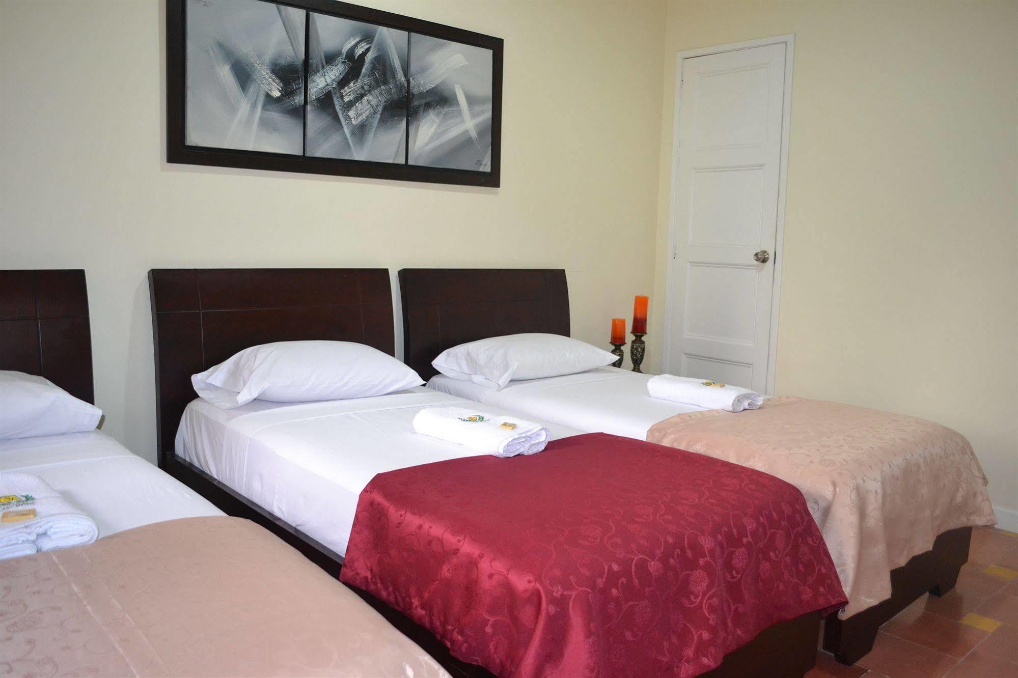 Sol De Laureles Casa Hotel